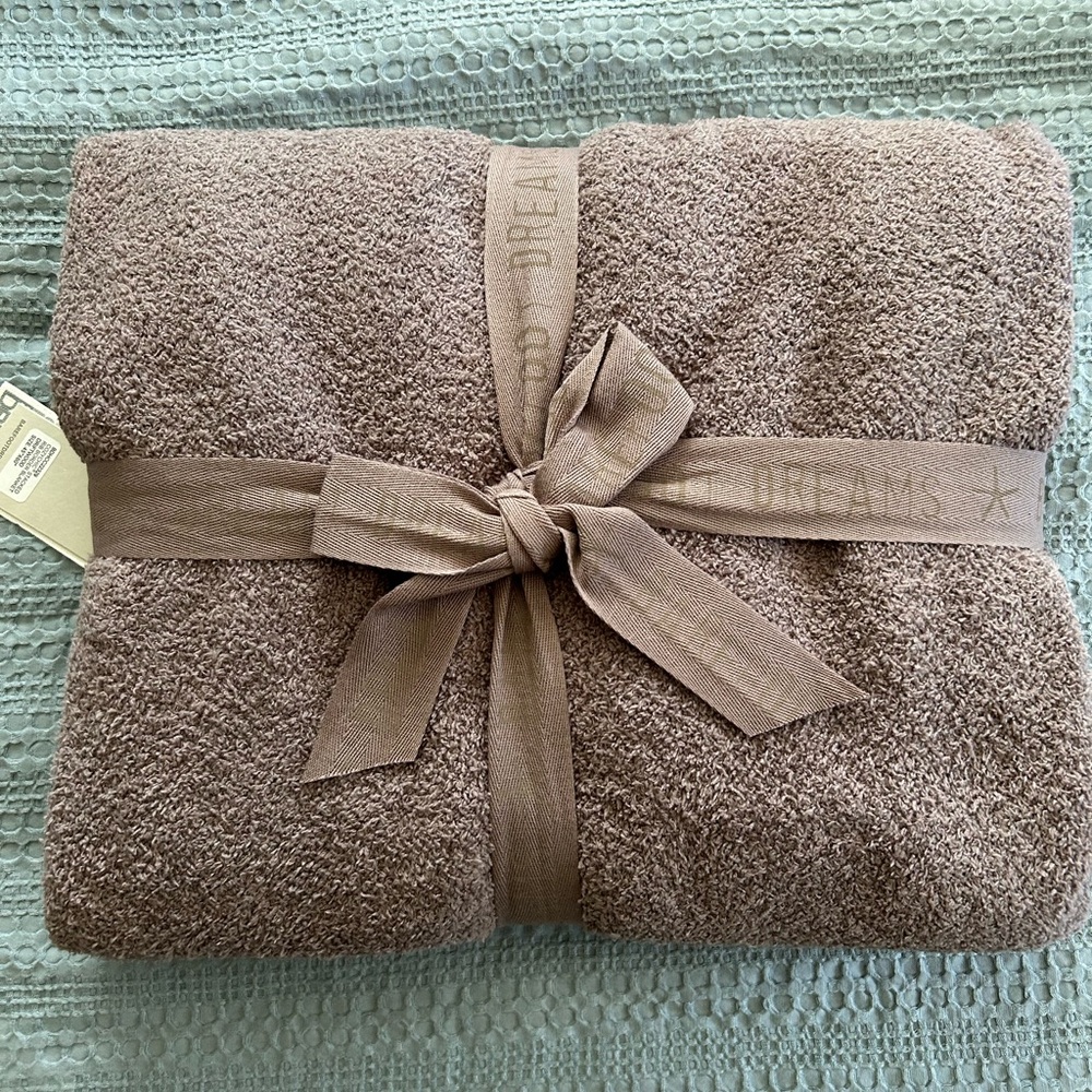 Barefoot Dreams throw blanket NWT